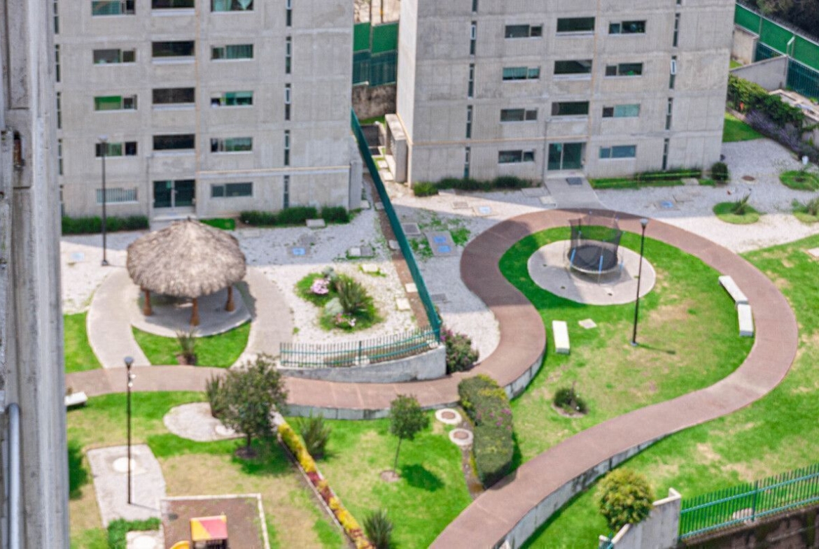 Jardín, pista de jogging, palapas, área de niños