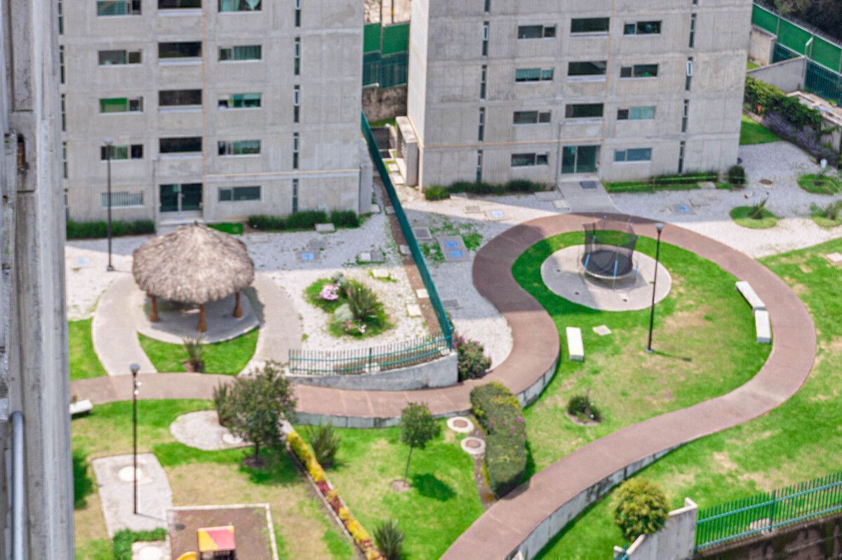 Jardín, pista de jogging, palapas, área de niños