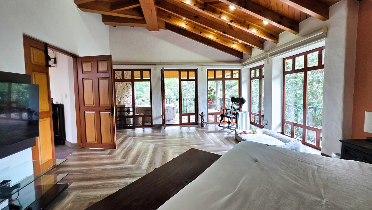 Recámara principal, vista a la terraza