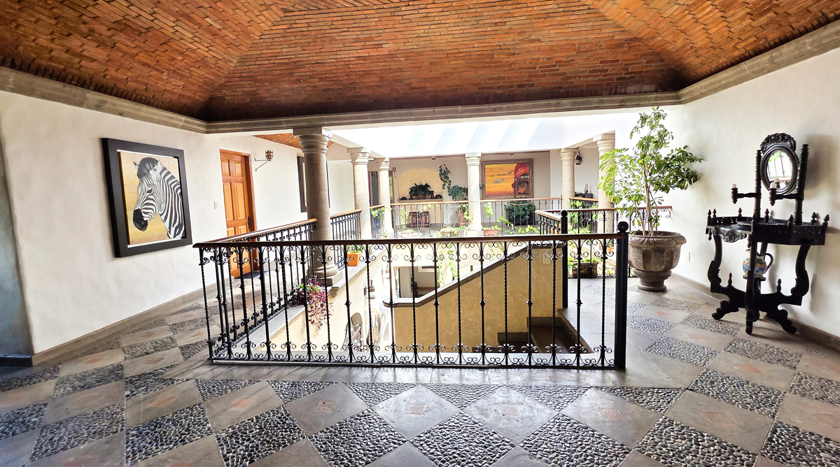 Recibidor y pasillo de recámaras